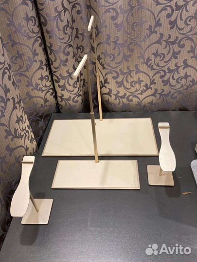 Стойки для сумок и обуви