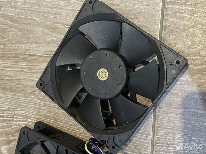 Кулер на Whatsminer