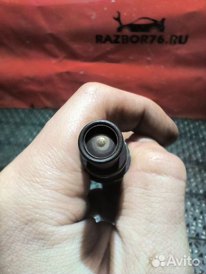 Форсунка топливная Nissan Tiida C11 HR15DE