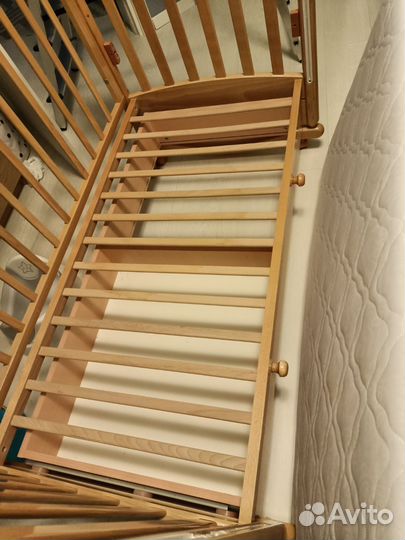 Детская кроватка