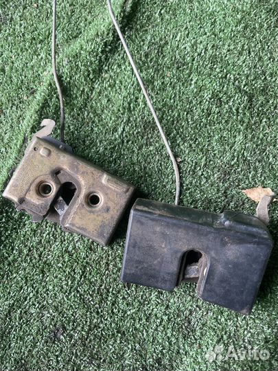 Замок двери VW Passat B4