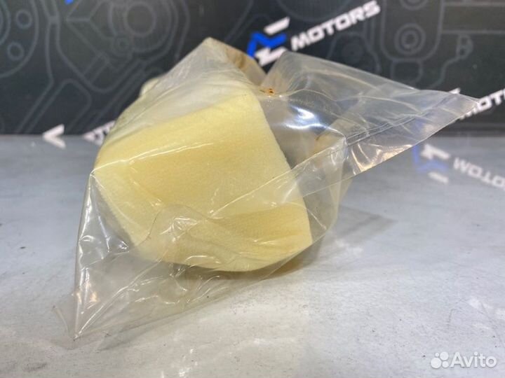 Уплотнитель крыла задний Volkswagen Passat B5 AMX