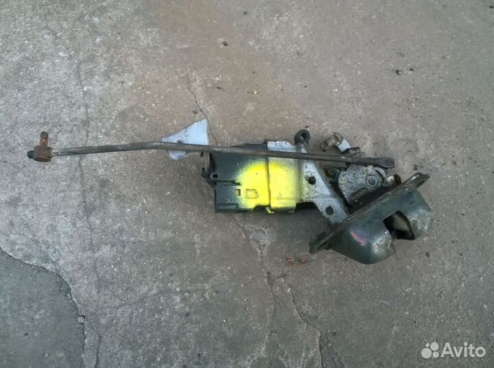 Замок багажника subaru outback bg 1998