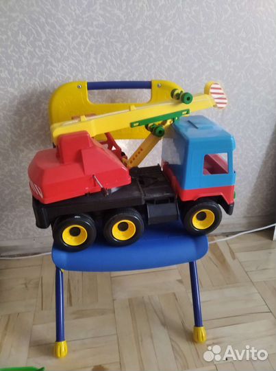 Игрушки машинки детские