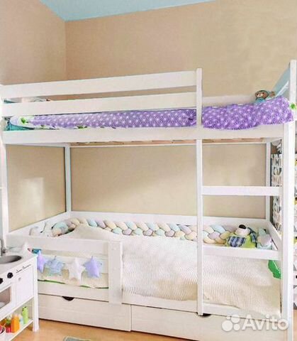 Кровать из натурального дерева двухъярусная 
