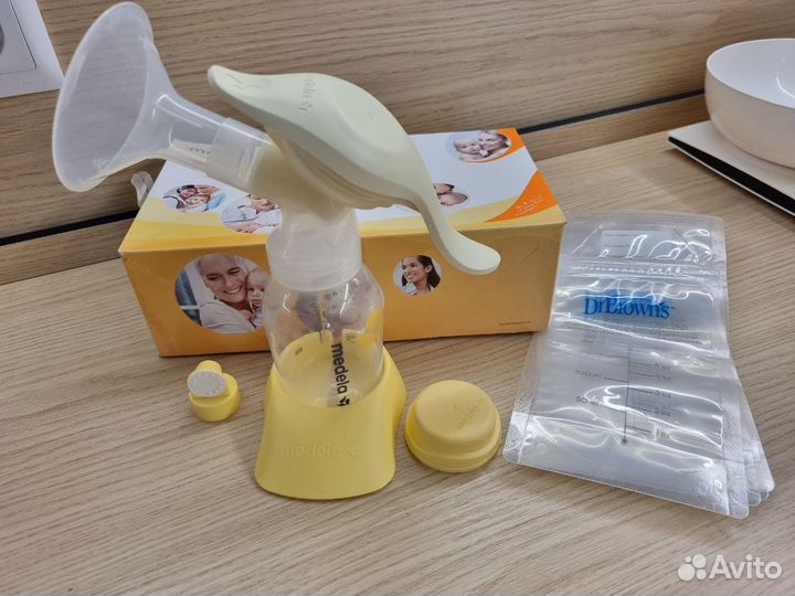 Ручной молокоотсос medela