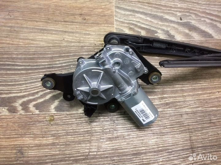 Моторчик заднего стеклоочистителя Renault Sandero