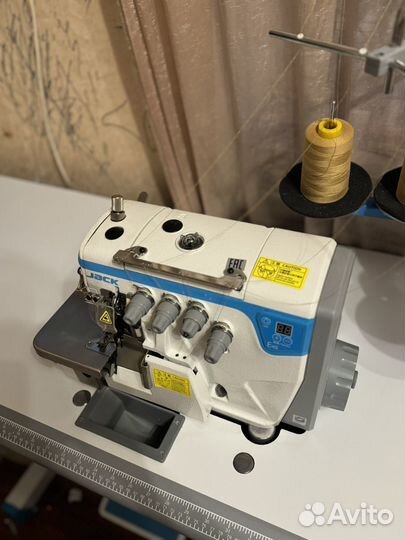 Оверлок промышленный jack