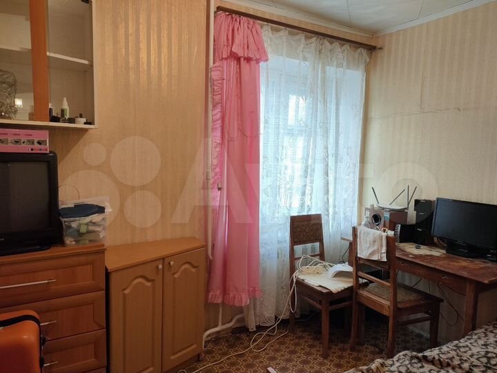3-к. квартира, 42 м², 1/4 эт.