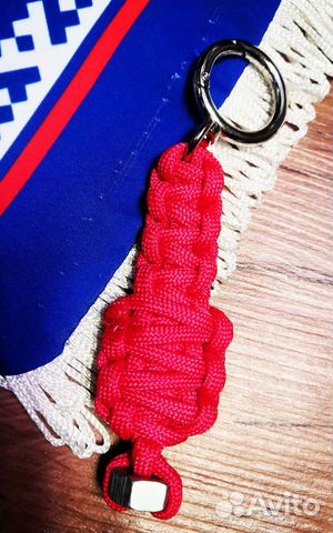 Брелок из паракорда