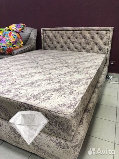 Тахта с мягким изголовьем «каретная стяжка»