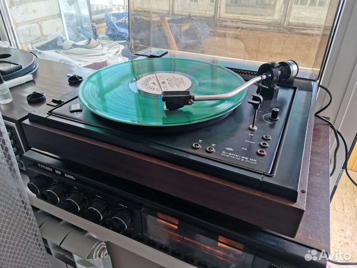 Проигрыватель высшего класса Estonia 009