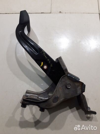 Педаль тормоза/сцепления (Hyundai Tucson IV)
