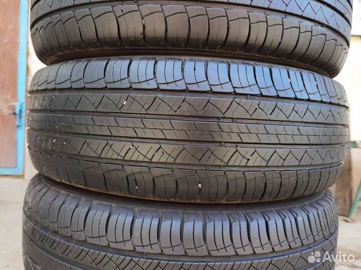 Michelin Latitude Tour HP 215/65 R16 98H