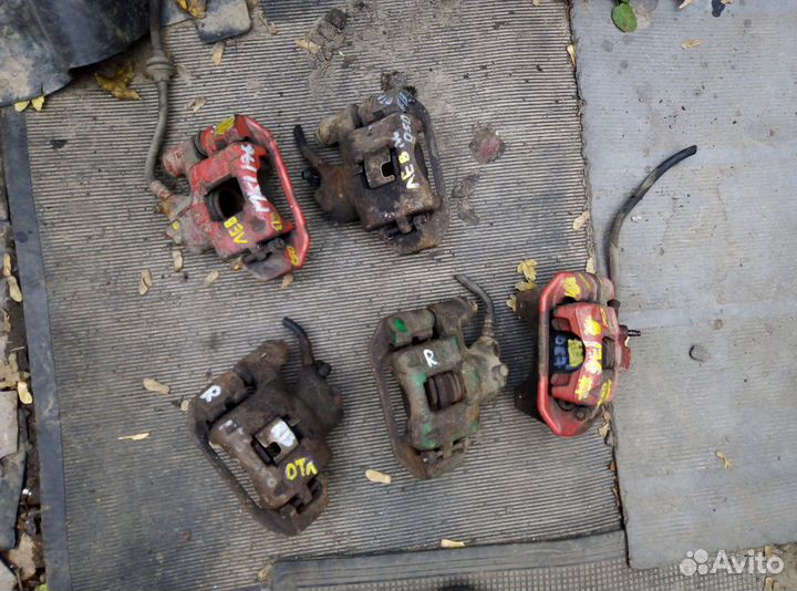 Суппорт тормозной передний Fiat Punto mk1 176 r13