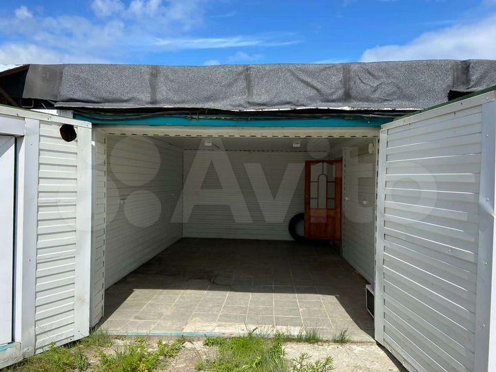 Гараж, > 30 м²