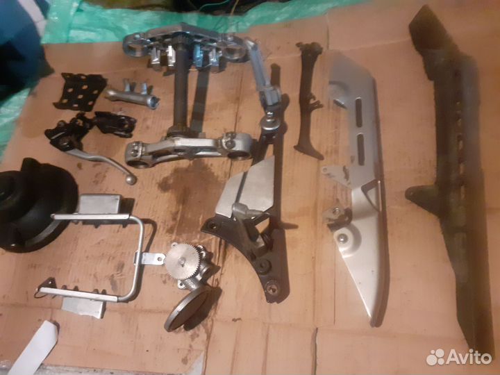 Запчасти на Kawasaki zr 750 zevir