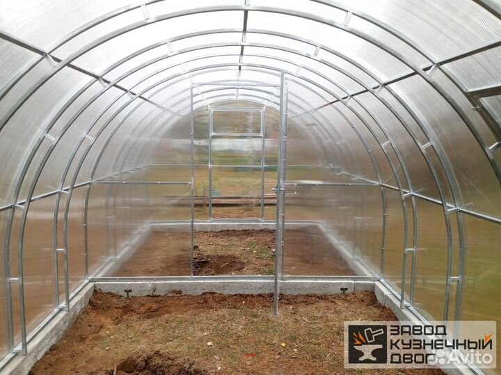 Теплица из поликарбоната с двойной дугой