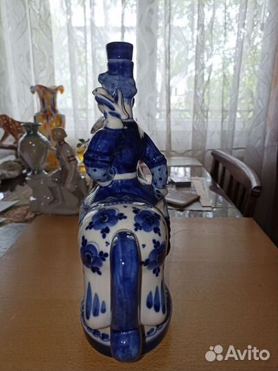 Авторский фарфоровый штоф 