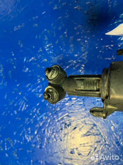 Форсунка омывателя левая Mercedes-Benz C-Class