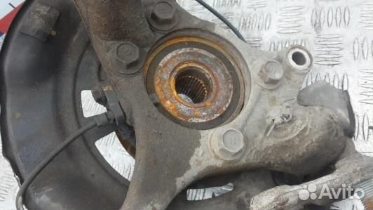 Ступица передняя левая toyota RAV 4 ZSA3 (KBE03K90