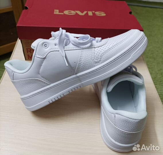 Кроссовки Levi's новые 39-39,5