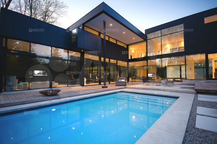 Дом 380 м² на участке 8 сот.