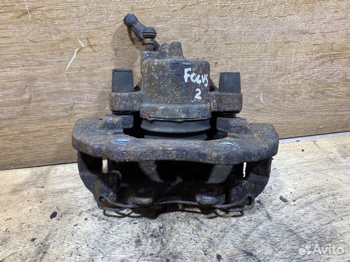 Суппорт передний левый Ford Focus 2 S82