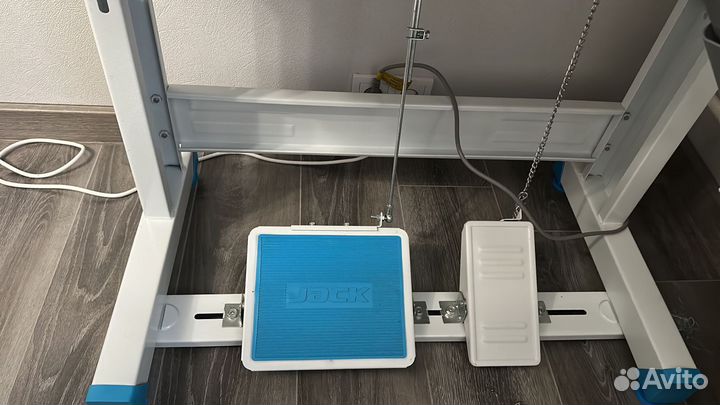 Jack e4 трехниточный оверлок