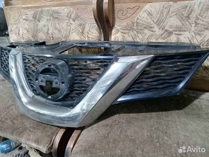 Nissan x trail t32 решётка радиатора с хромом