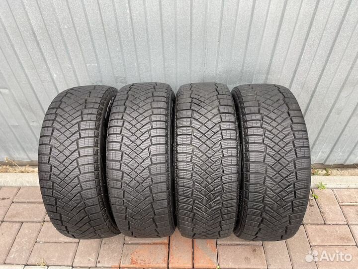 Pirelli Ice Zero FR 205/55 R16