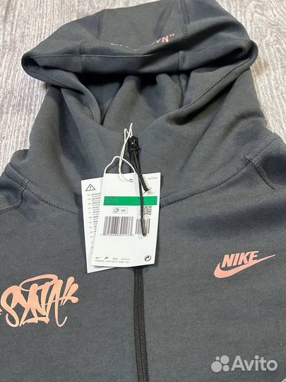 Спортивный костюм syna world