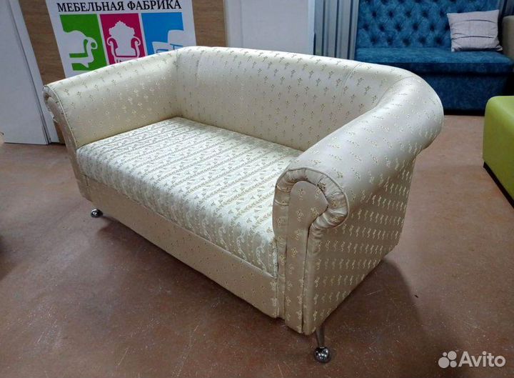 Диван для дома, кафе и офиса