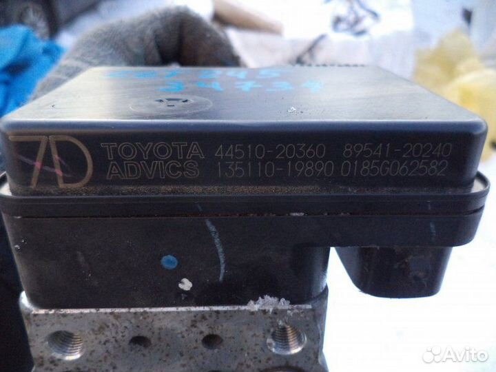 Блок abs Toyota Allion ZZT245 1ZZ-FE 2005/7