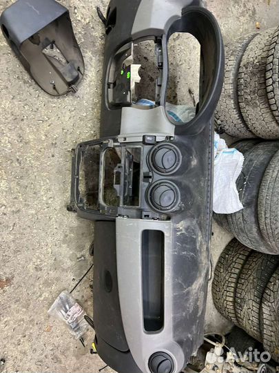 Пластик салона на рено логан