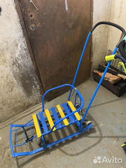 Детские санки на колесах