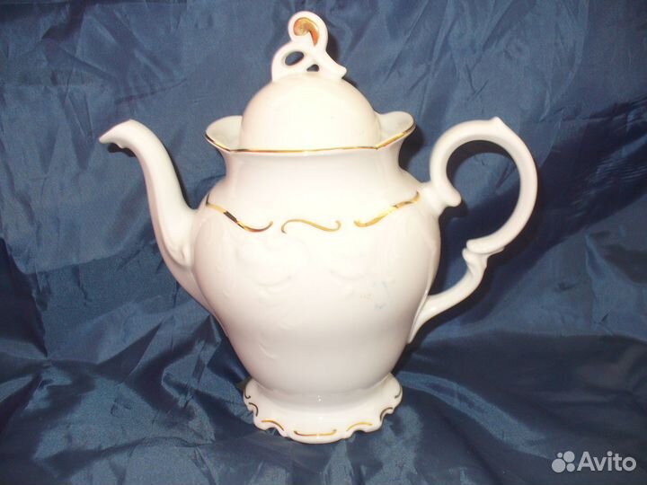 Фарфоровая посуда чайники