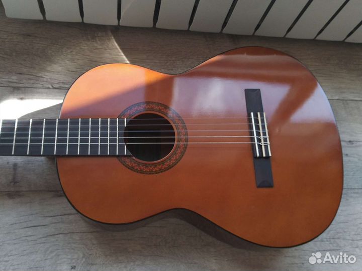 Классическая гитара yamaha c40
