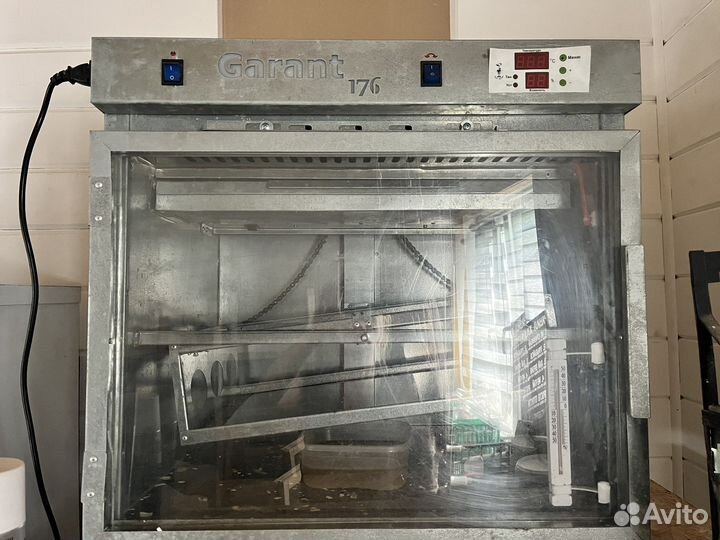 Инкубатор для яиц Гарант 176