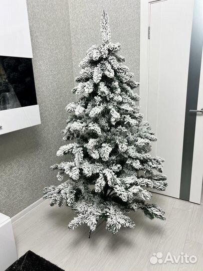Елка искусственная заснеженная 