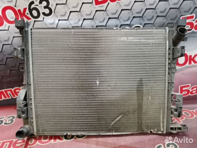 Радиатор охлаждения передний Renault Logan