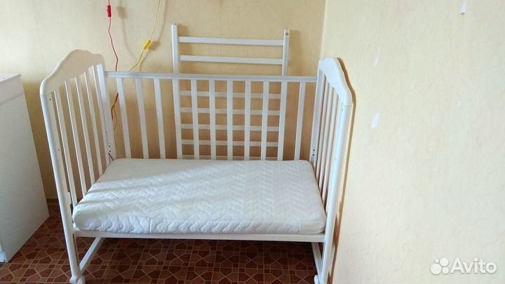 Детская кроватка с ортопедическим матрасом