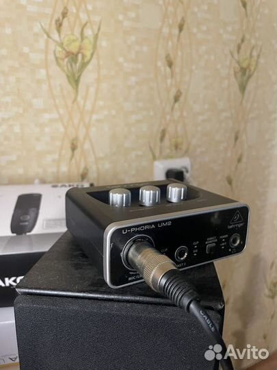 Студийный микрофон и звуковая карта