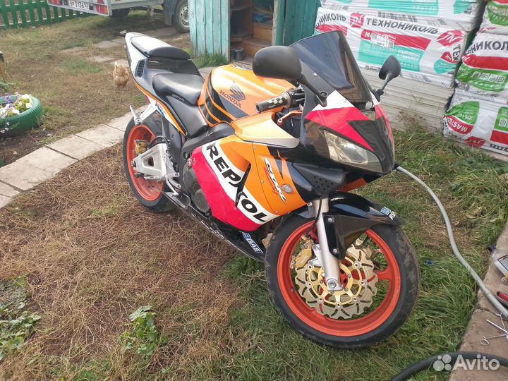 Пластик полный комплект на honda CBR600RR 2003-5