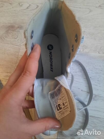 Коньки фигурные 37 размер