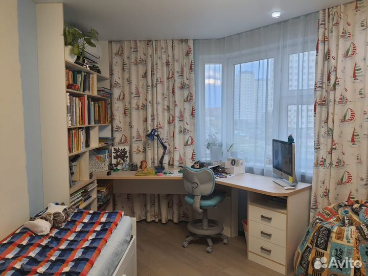 Письменный стол