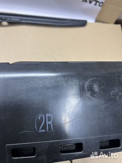 Воздуховод заднего правого крыла Lexus LX 570