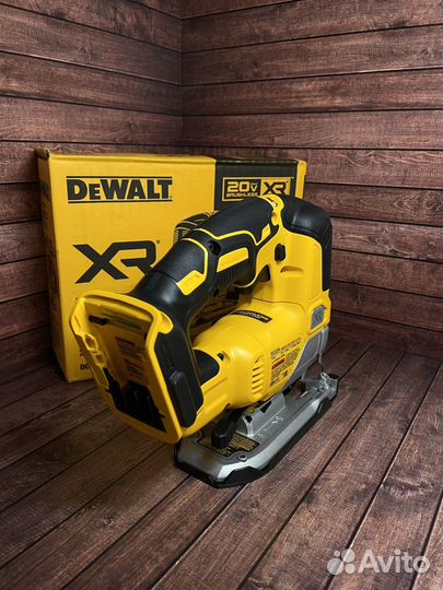 Лобзик dewalt dcs334