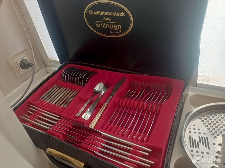 Набор столовых приборов на 12 персон