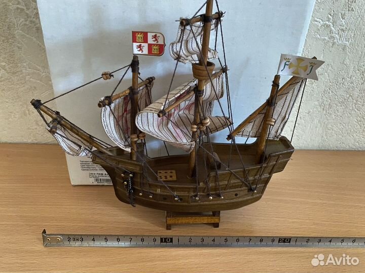 Модель корабля Santa Maria деревянная